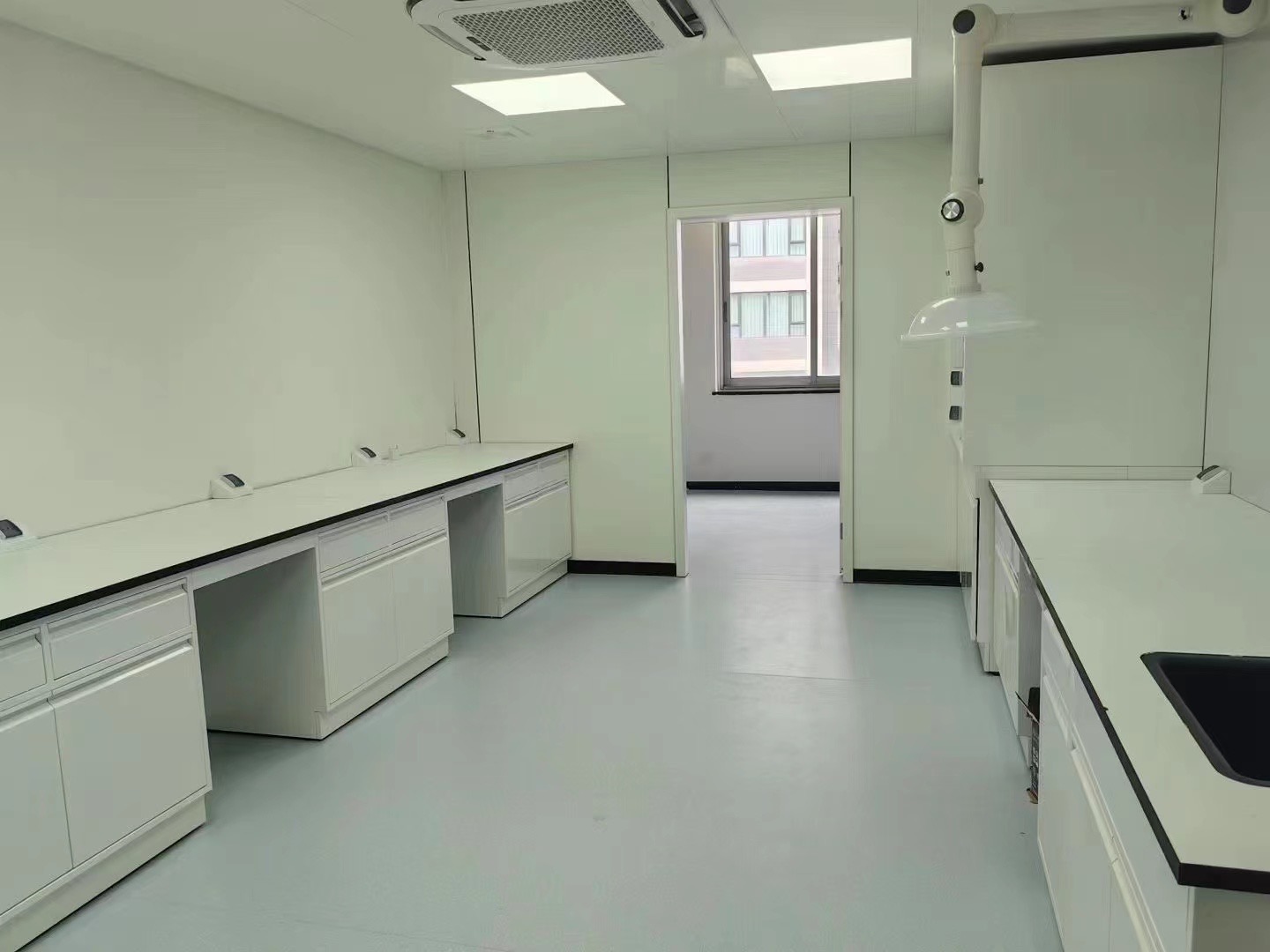 南京某公司PCR净化实验室装修工程